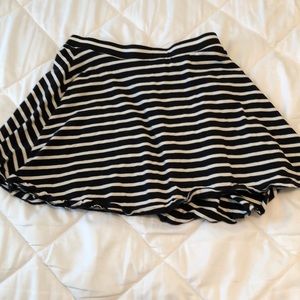 Skater skirt from Aeropostale. Size small